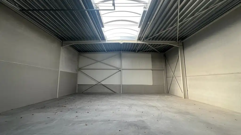 Nieuwbouw magazijn te huur in Tielt foto 4