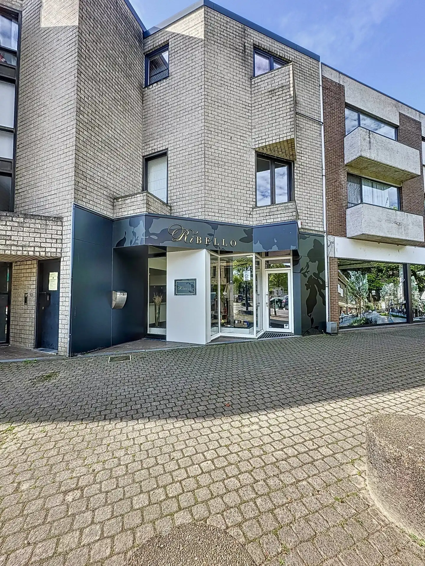Goed gelegen handelspand in het centrum met een oppervlakte van 150m². foto 16