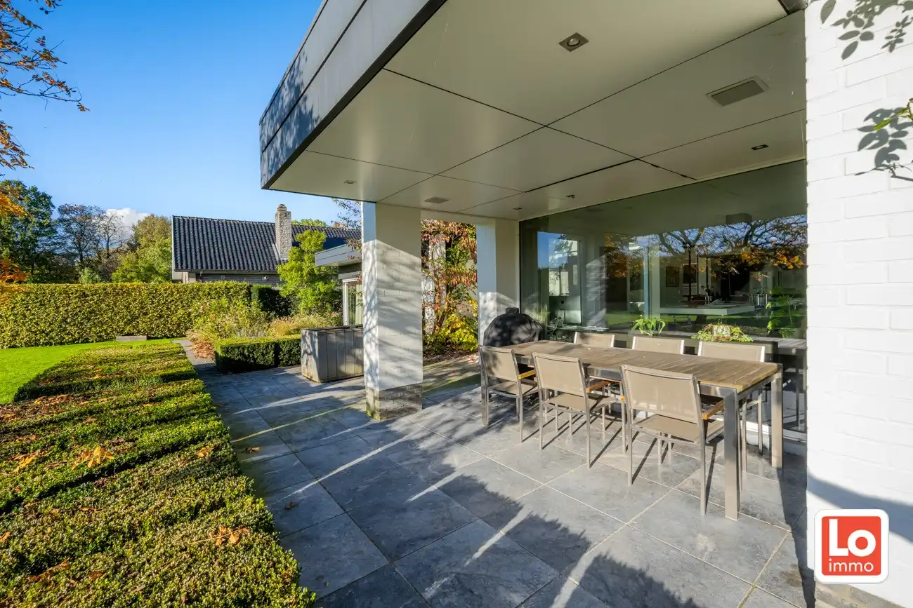 IN OPTIE! Mooie villa met prachtige tuin en zwembad foto 26