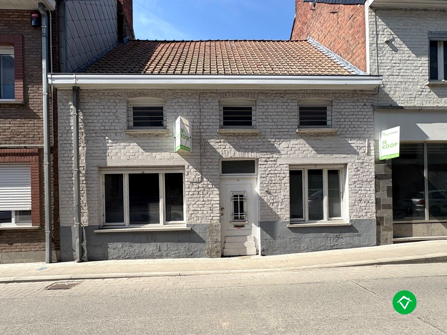 Hoofdfoto van de publicatie: Te renoveren woning op ruim perceel in het centrum van Koekelare – veel potentieel! 