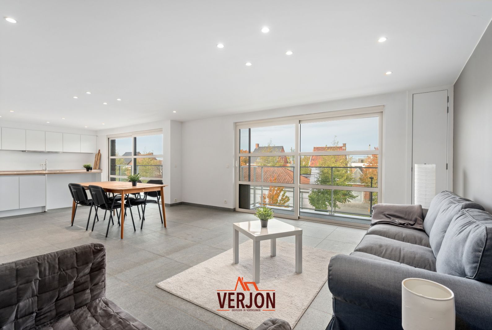 Ruim tweeslaapkamerappartement met twee terrassen! foto 5