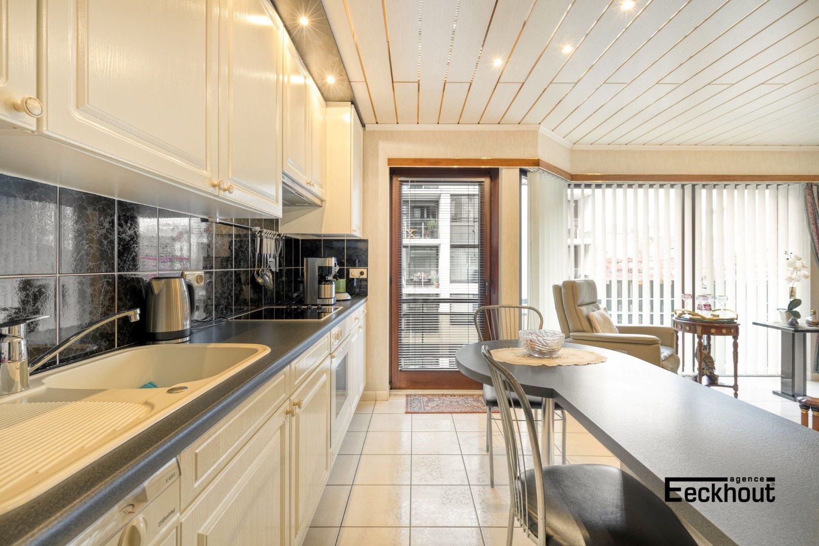 Ruim en instapklaar appartement op wandelafstand van het strand en het centrum! foto 9