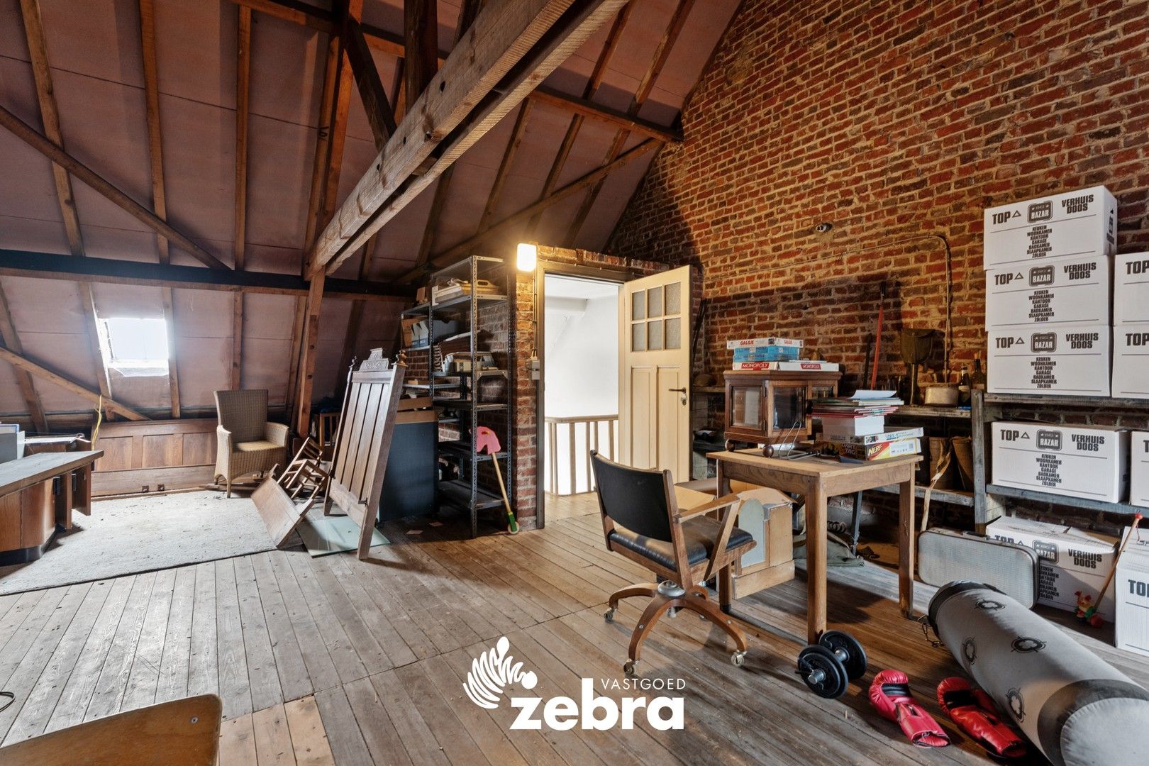 Karaktervolle herenwoning met ruime tuin in hartje Roeselare! foto 31