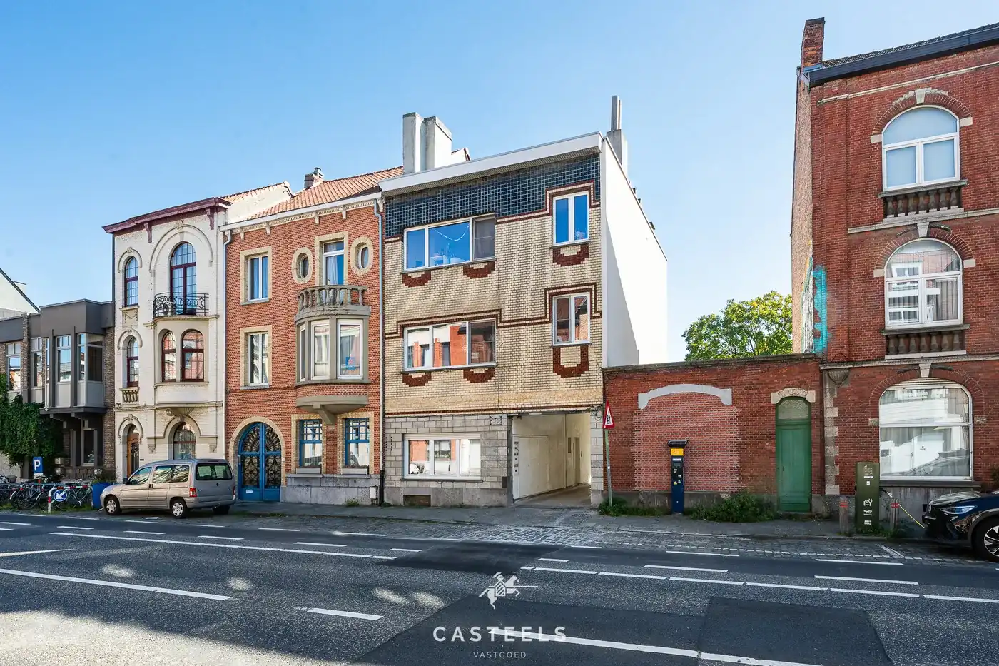 Gerenoveerd gelijkvloers appartement vlak bij Dampoort foto 2