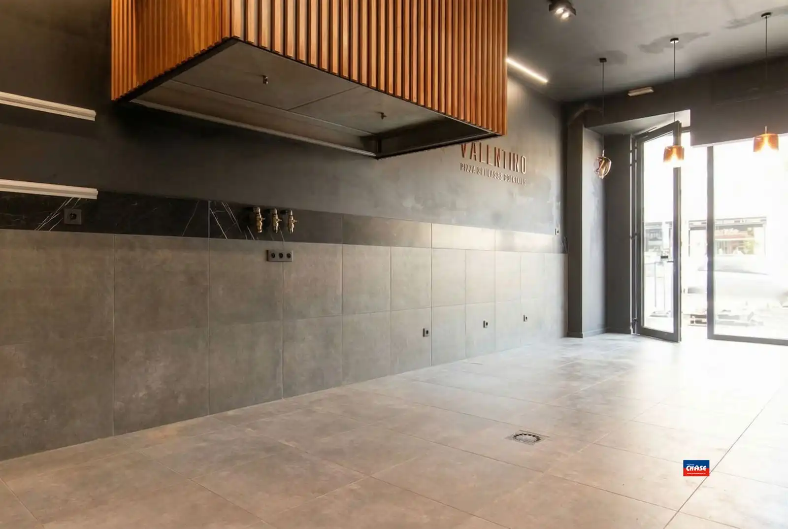 Handelspand op zeer gunstige ligging. foto 8