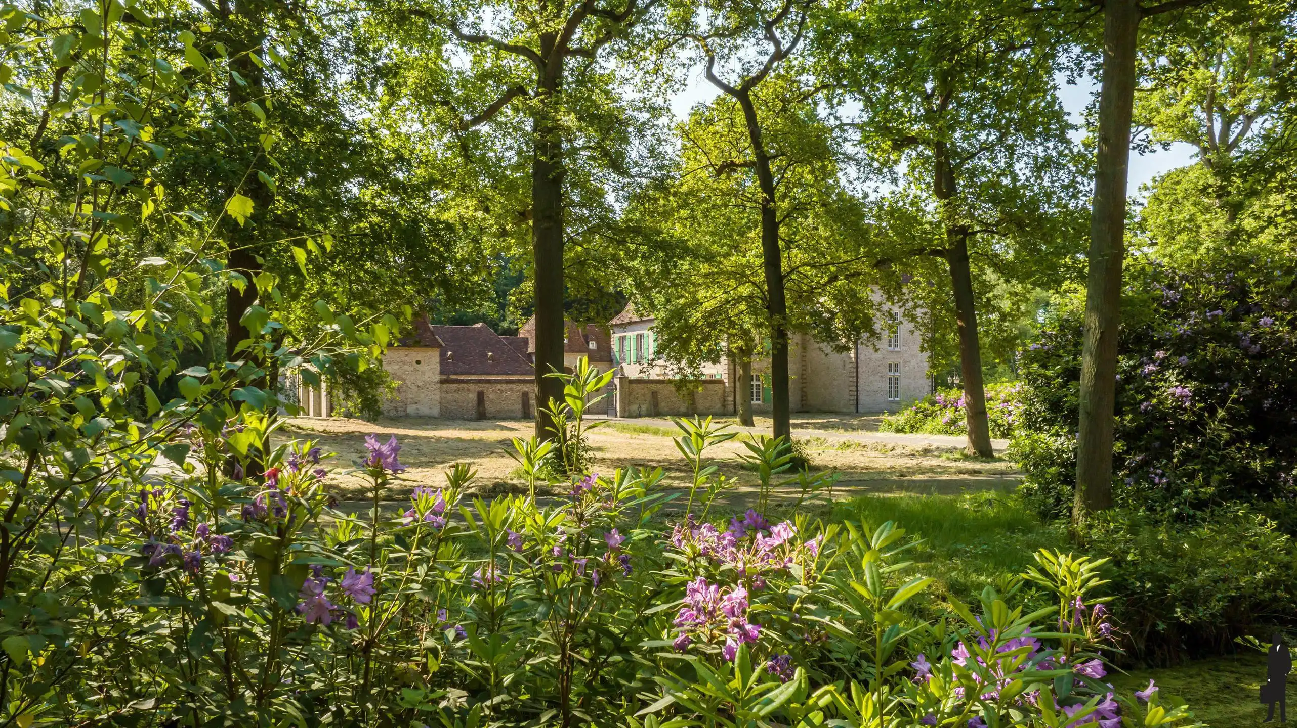 Uniek perceel met U-vorm woning, wellness én conciërgewoonst / zorgwonen en dit op ca. 2.8 hectare! foto 18