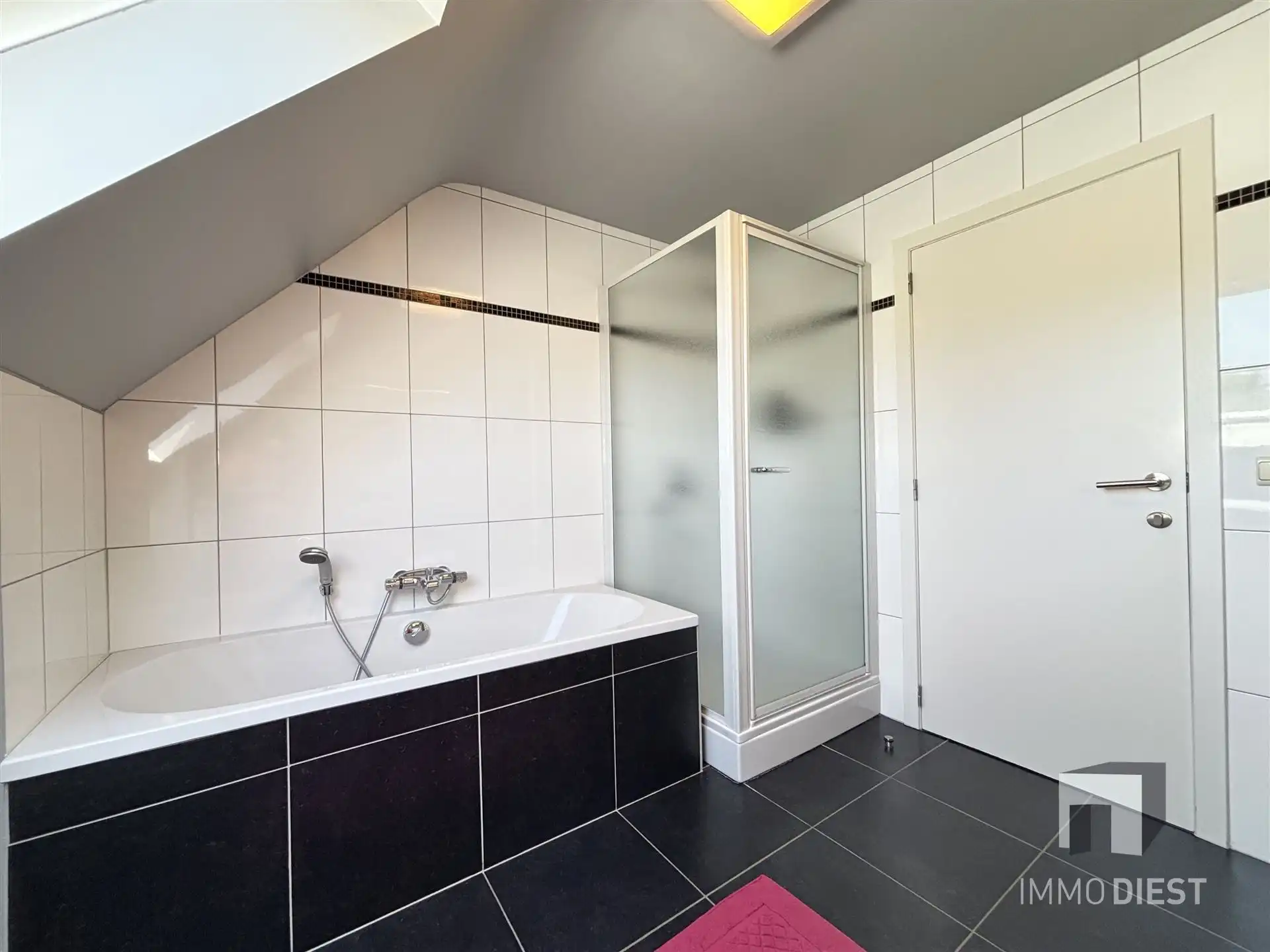 Rustig gelegen woning met zwemvijver nabij het centrum van Paal foto 11