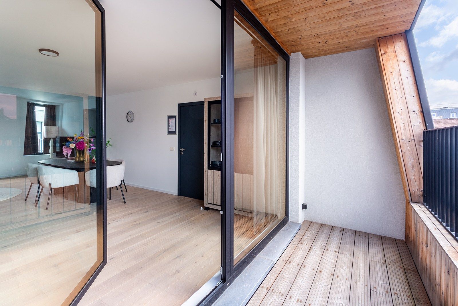 Lichtrijk nieuwbouwappartement in hartje Antwerpen foto 8