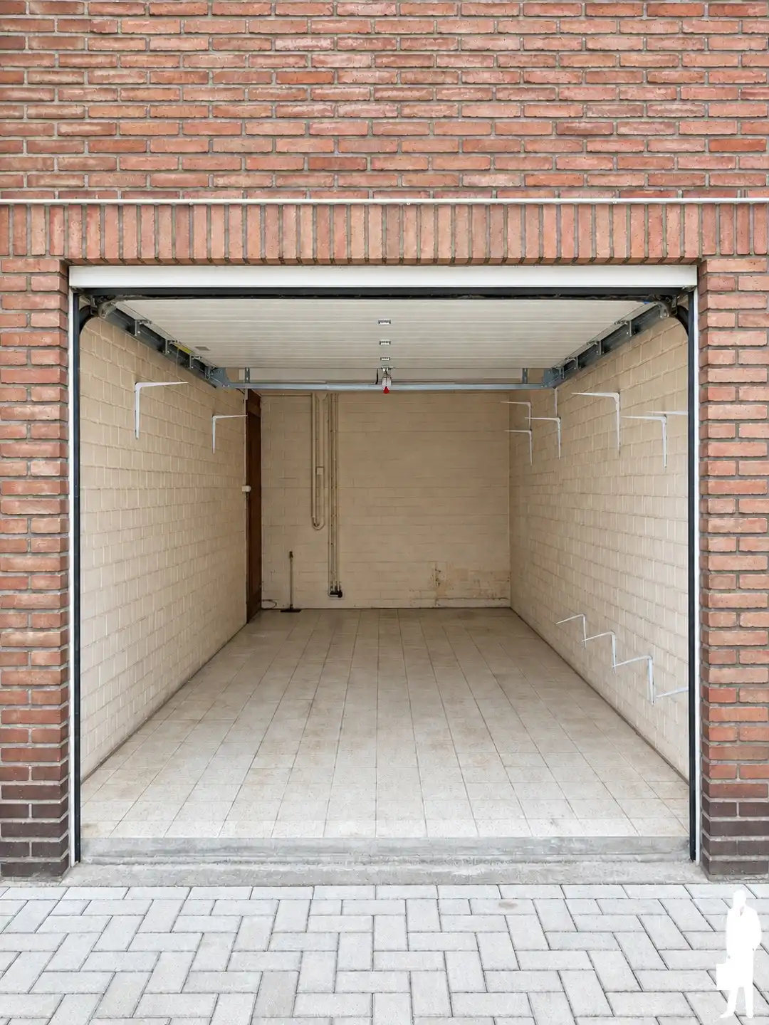 Drie slaapkamer appartement met garage foto 13