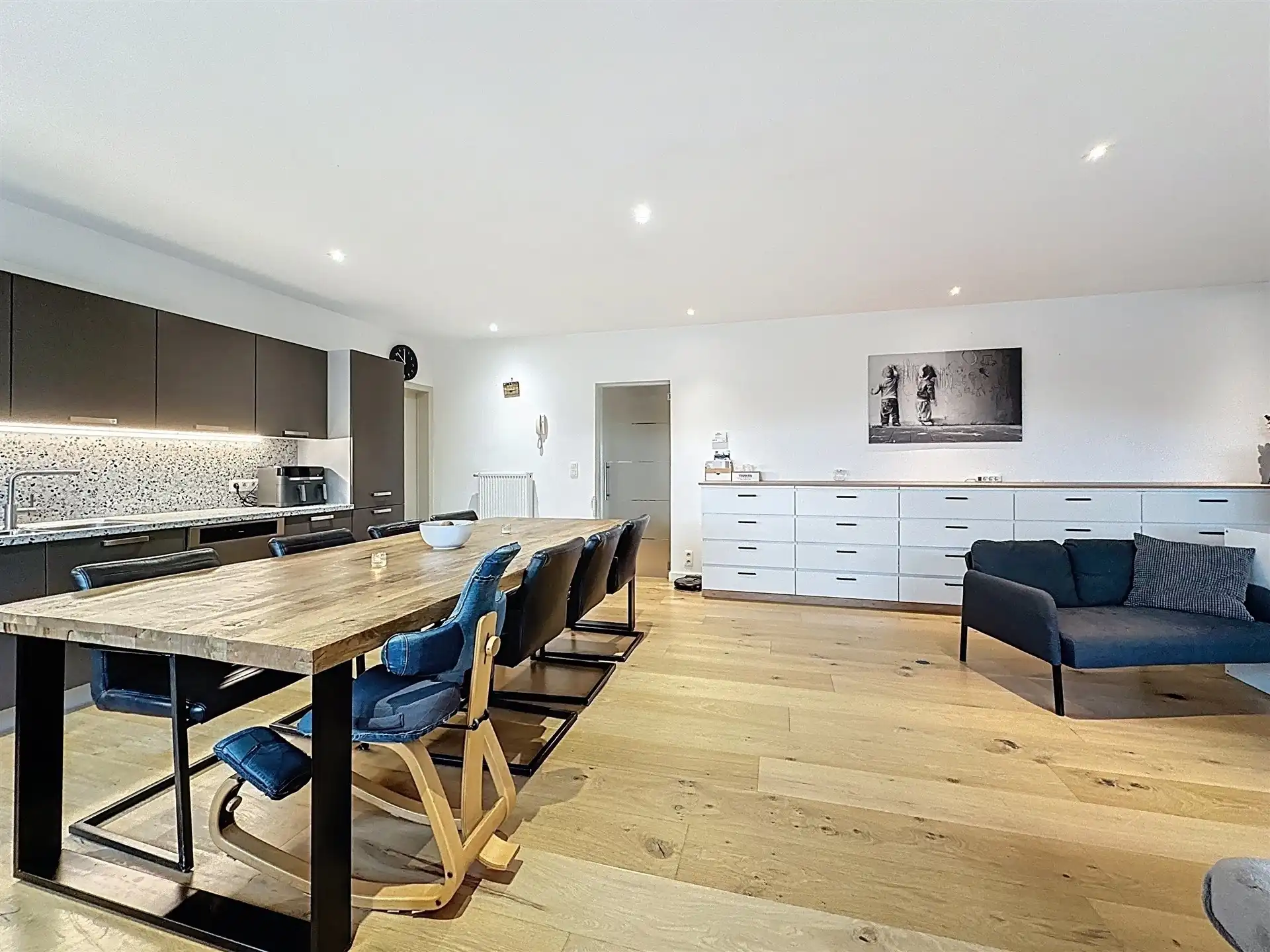 Energiezuinig 3 slpk duplexappartement met garage in Beveren foto {{pictureIndex}}