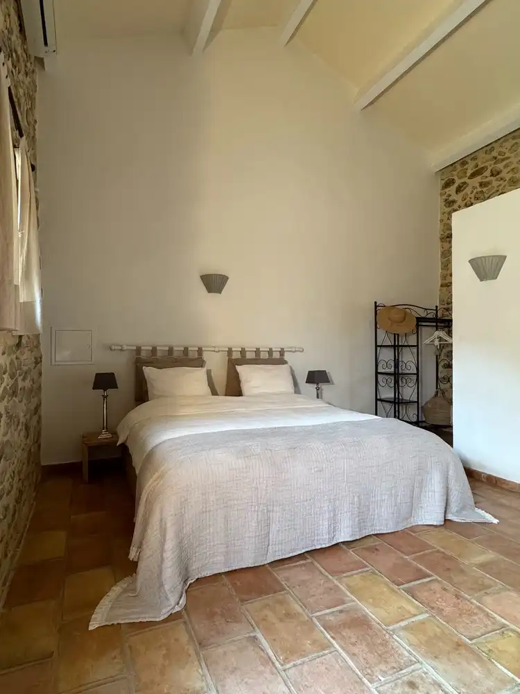 "Le Mas Des Trois Anges: authentieke 18e-eeuwse mas met luxe gîtes en verwarmd zwembad in het hart van de Provence" foto 33