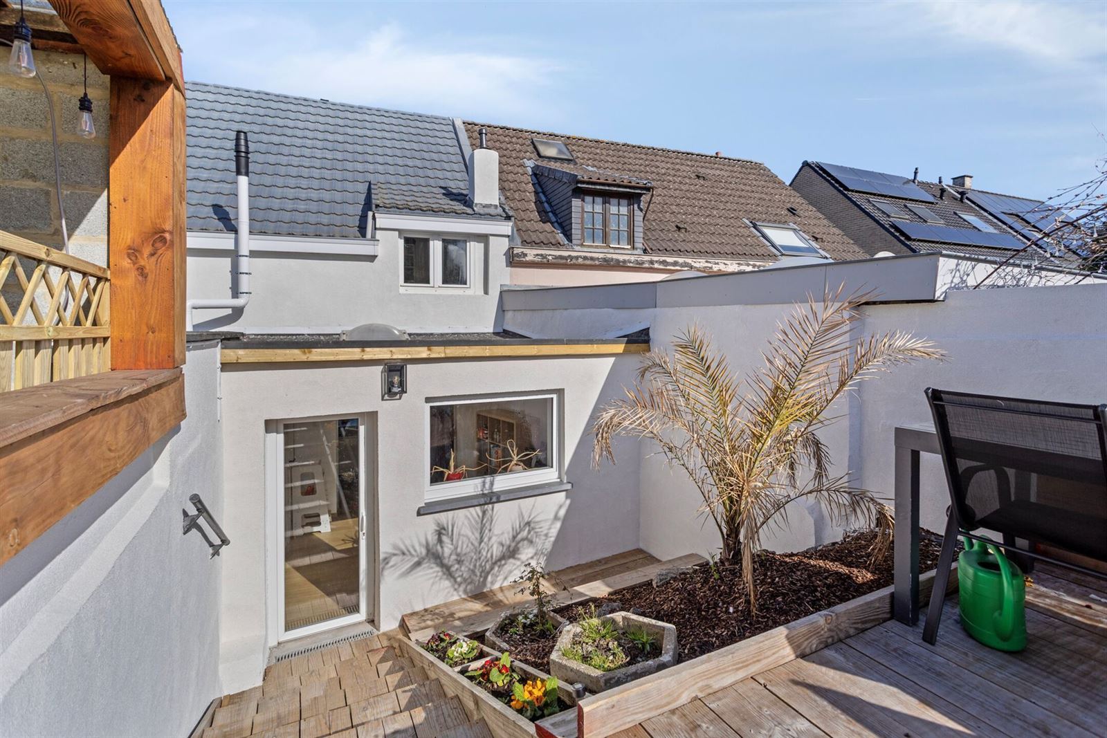 Volledig gerenoveerde woning met 3 slaapkamers, garage en prachtige tuin foto 21
