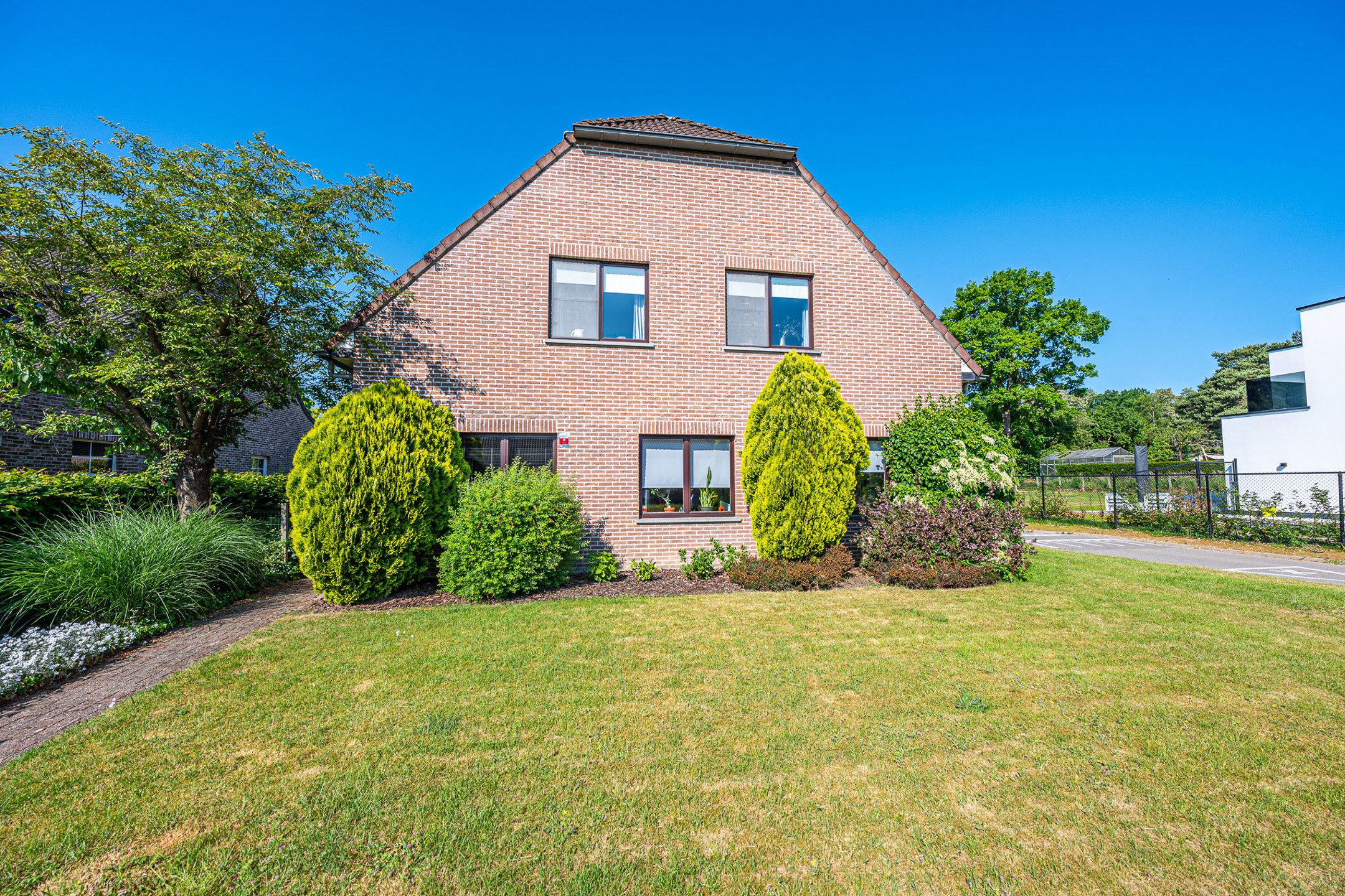 Ruimte, rust en een toplocatie: deze woning heeft het allemaal! foto 2
