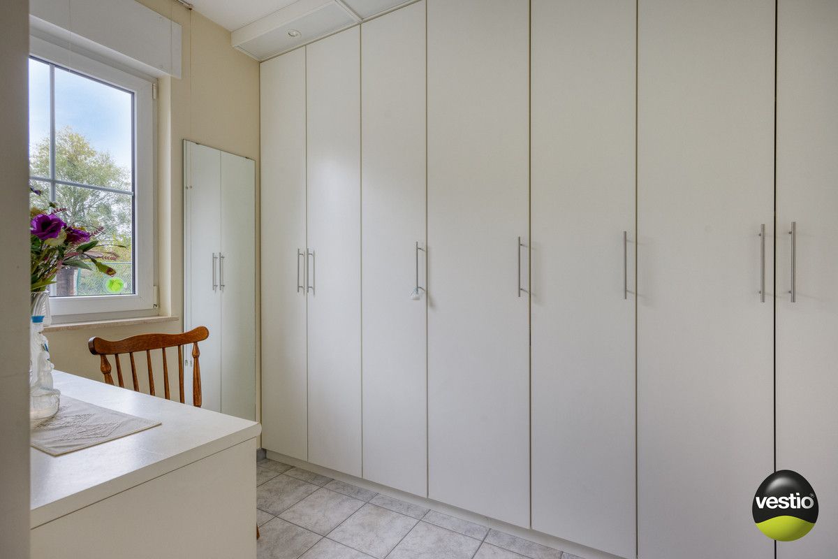 RUSTIG GELEGEN RUIME VILLA MET 5 SLK OP RIANT PERCEEL VAN 18A61CA IN STADSRAND TONGEREN. foto 25