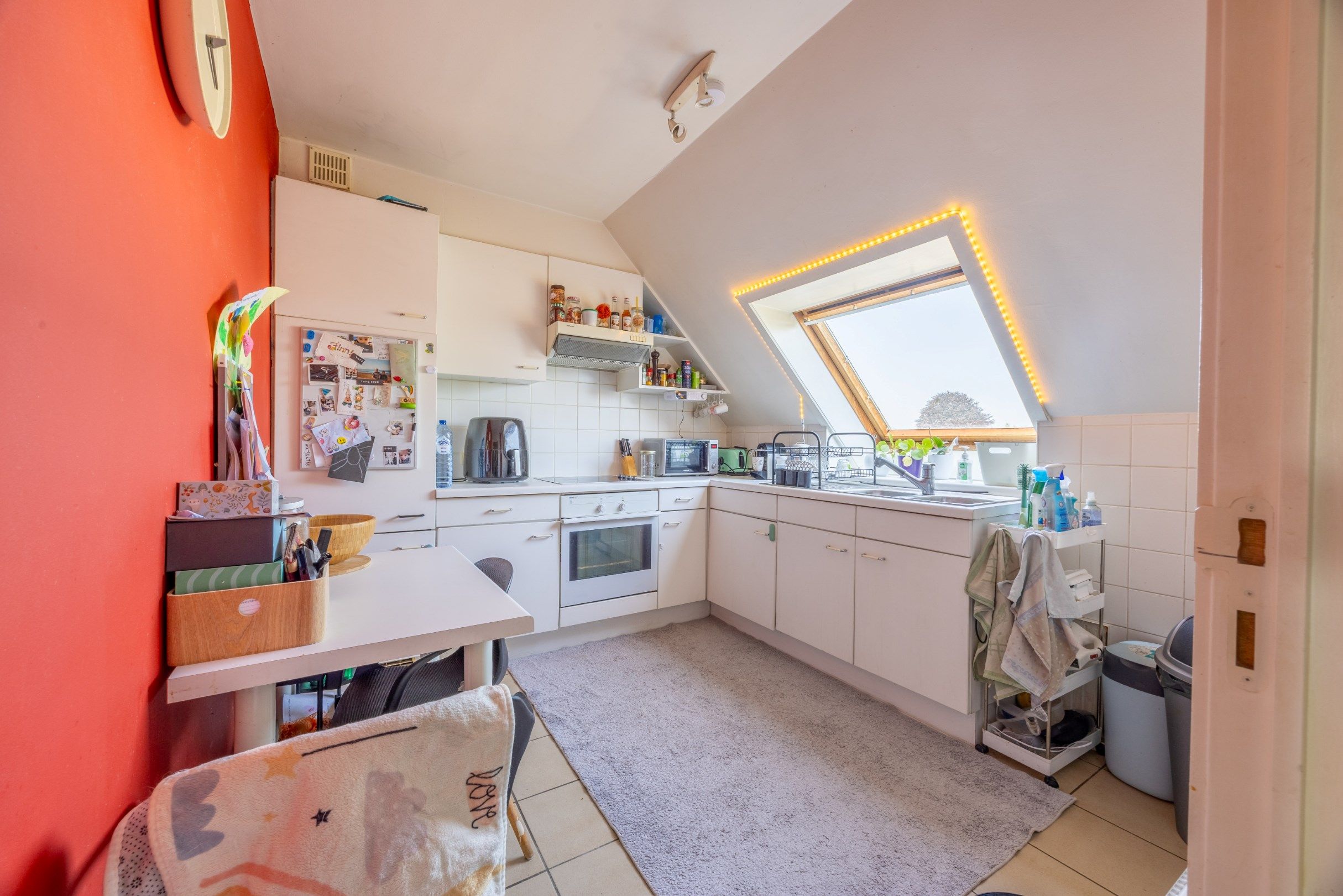 Gezellig duplex-appartement met garagebox in centrum Zulte. foto 6
