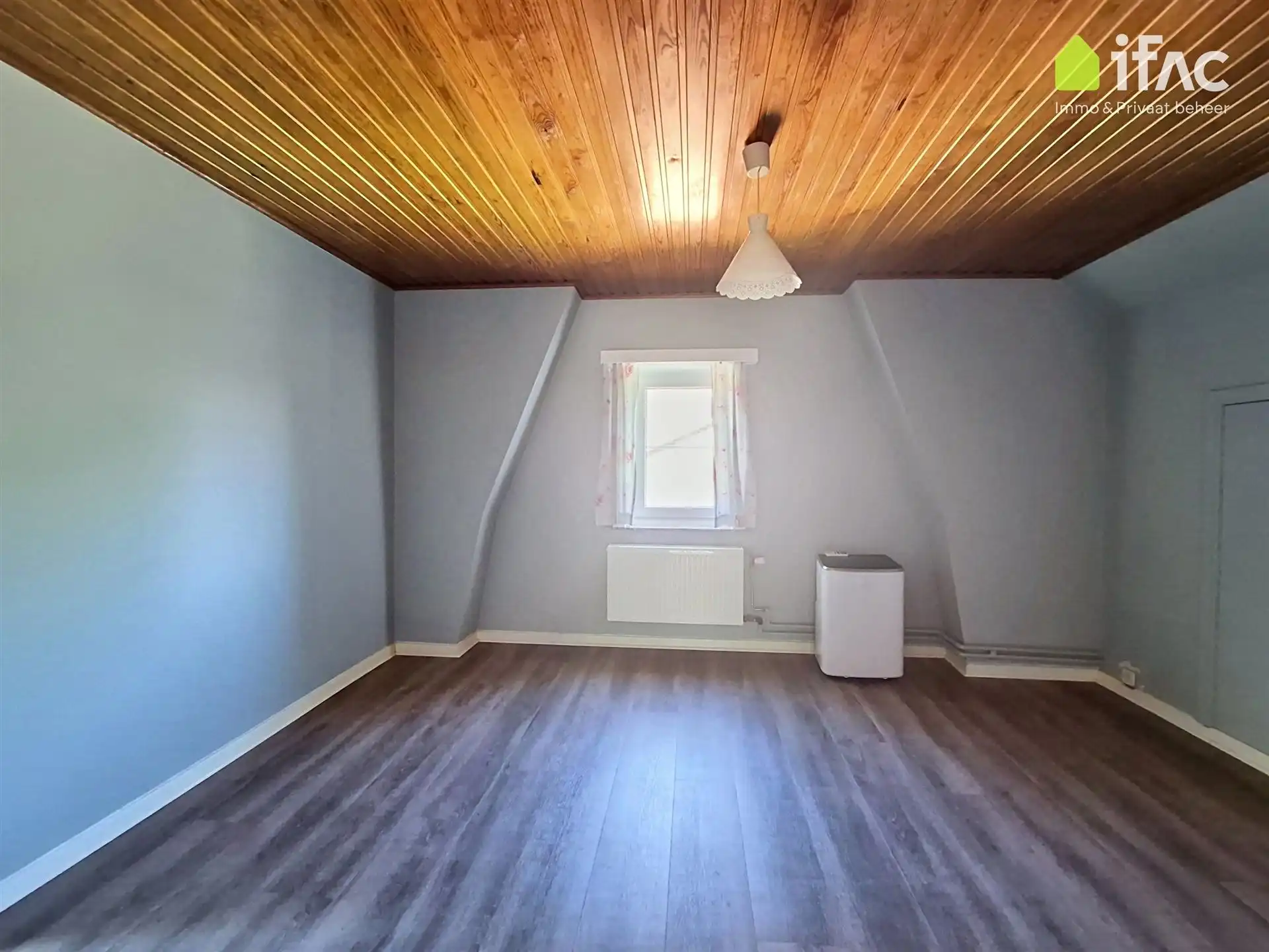 Te renoveren woning met recente ruime loods  foto 26