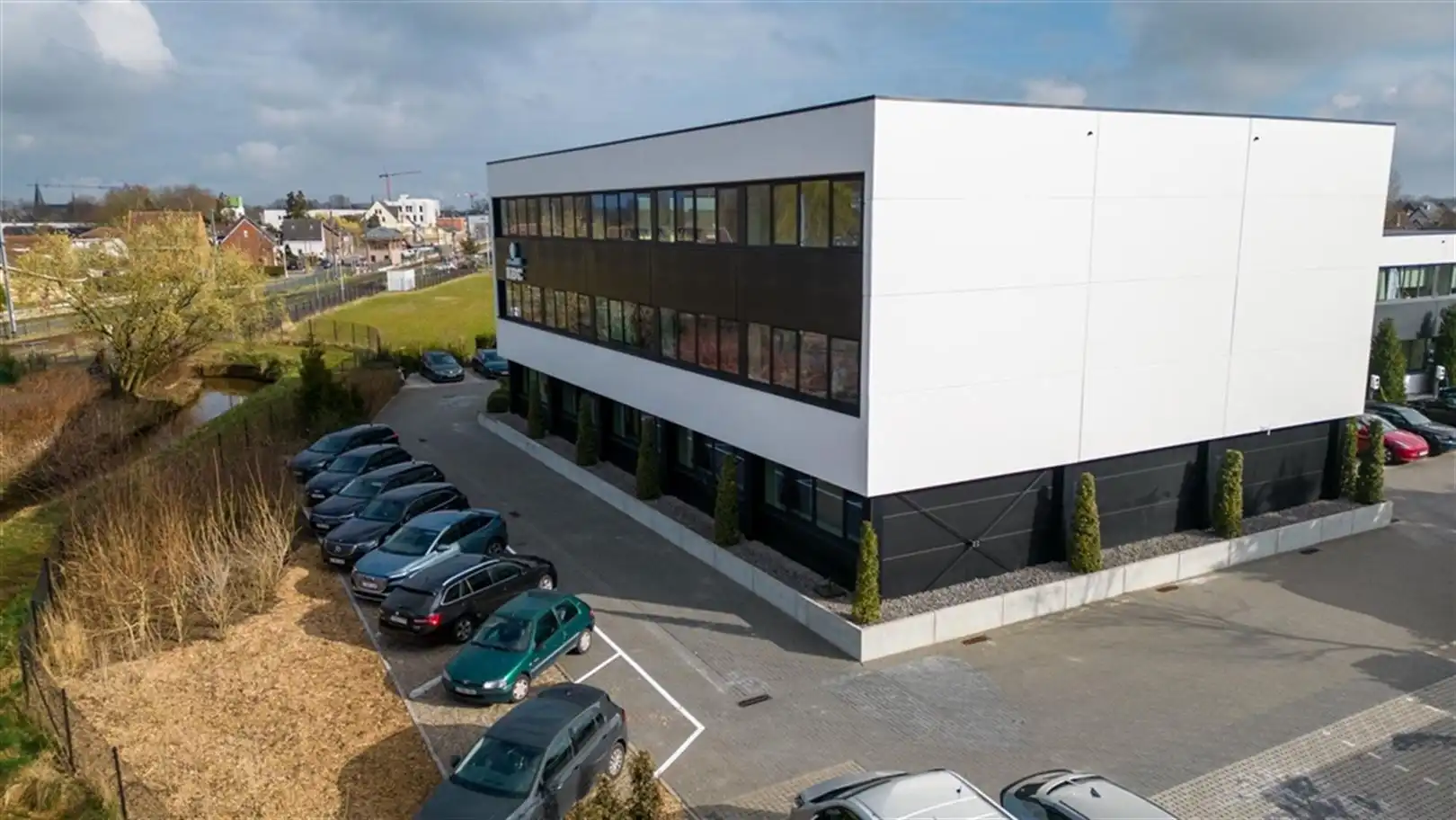 Kantoorgebouw foto 2