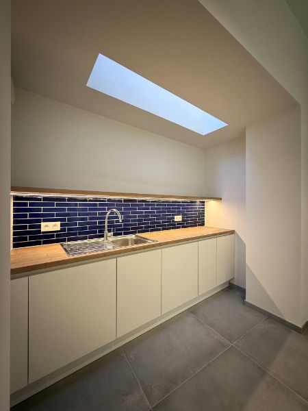 Unieke gerenoveerde eigendom met handelsruimte & triplex appartement met zicht op Coupure foto 25