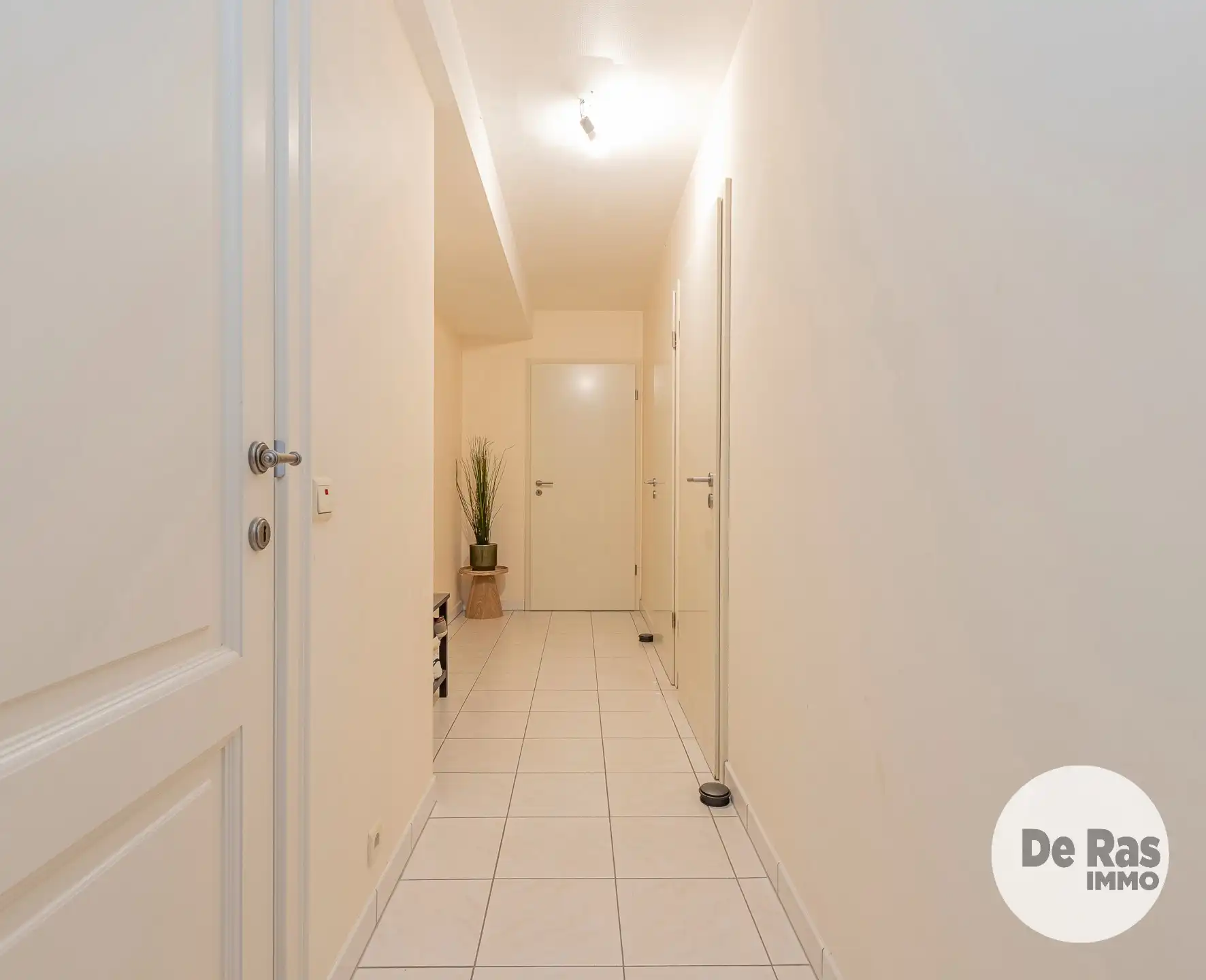 HERZELE-Schitterend 2-kamer App van 118m³ met terras/garage foto 2