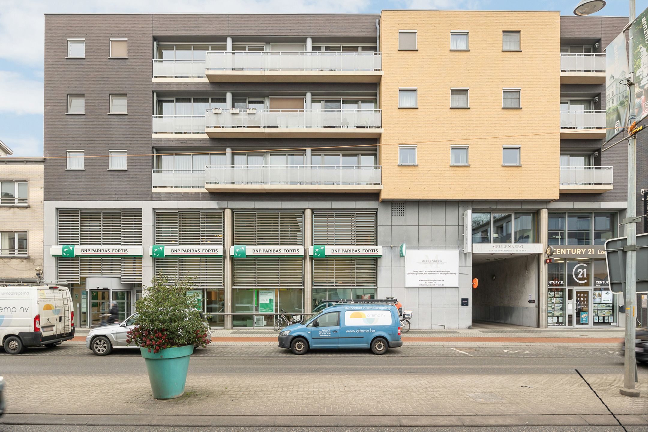 BEVEREN - Erkende assistentiewoning in hartje Beveren  foto 10