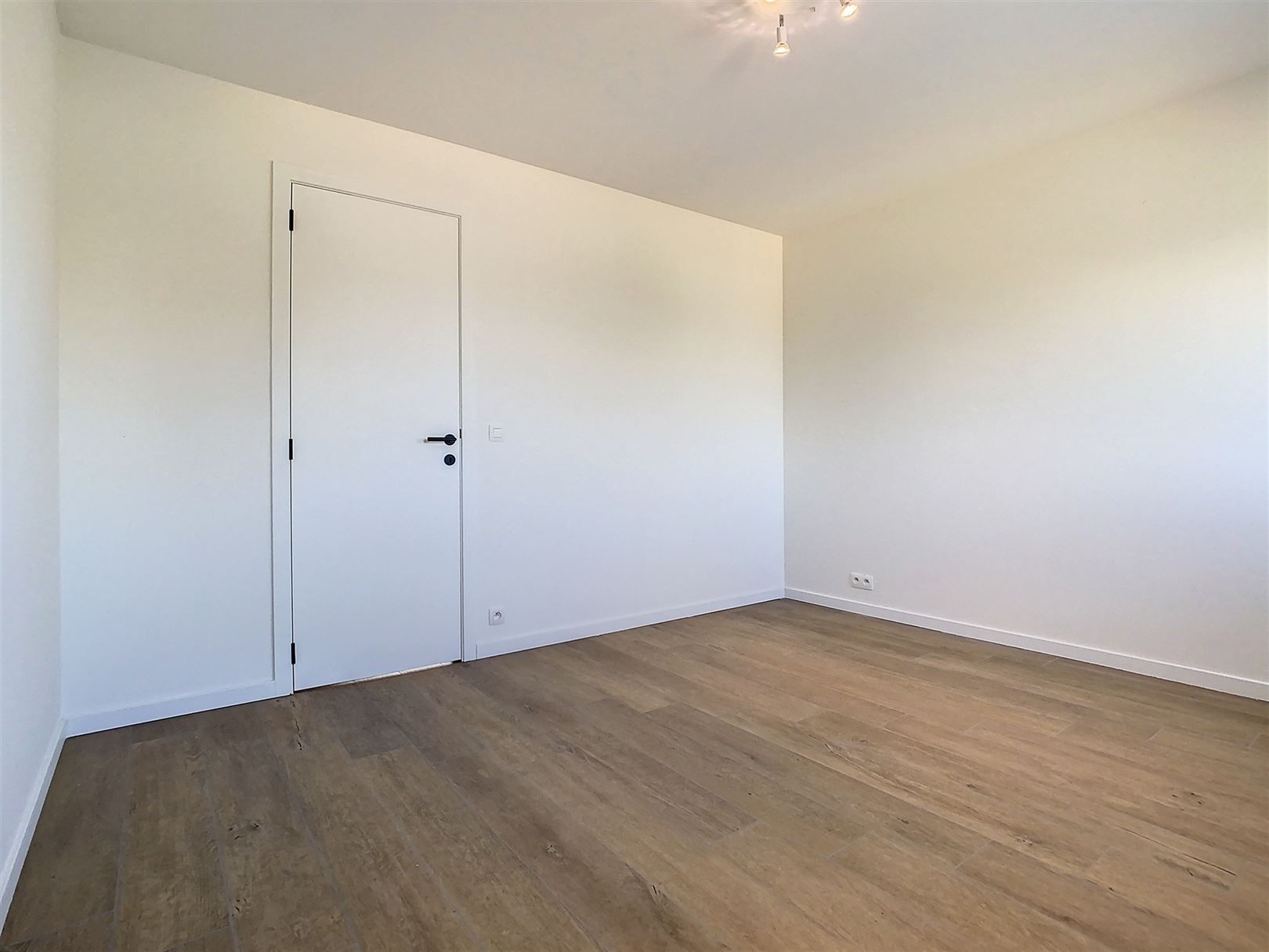 Mooie instapklare woning, 3 slpks, tuin, terras, garage foto 24