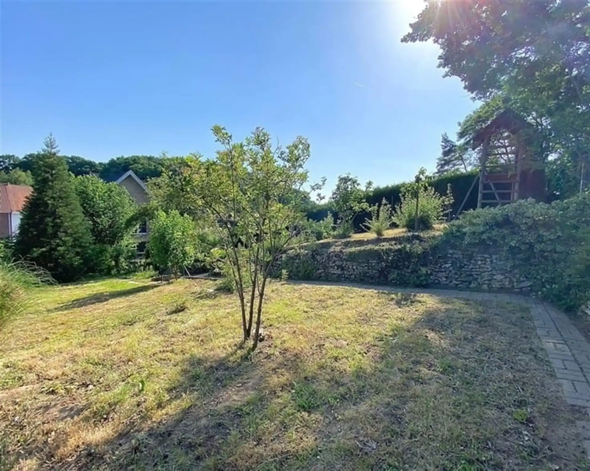 Recente en instapklare villa met 3/4 slaapkamers + bureau foto 9