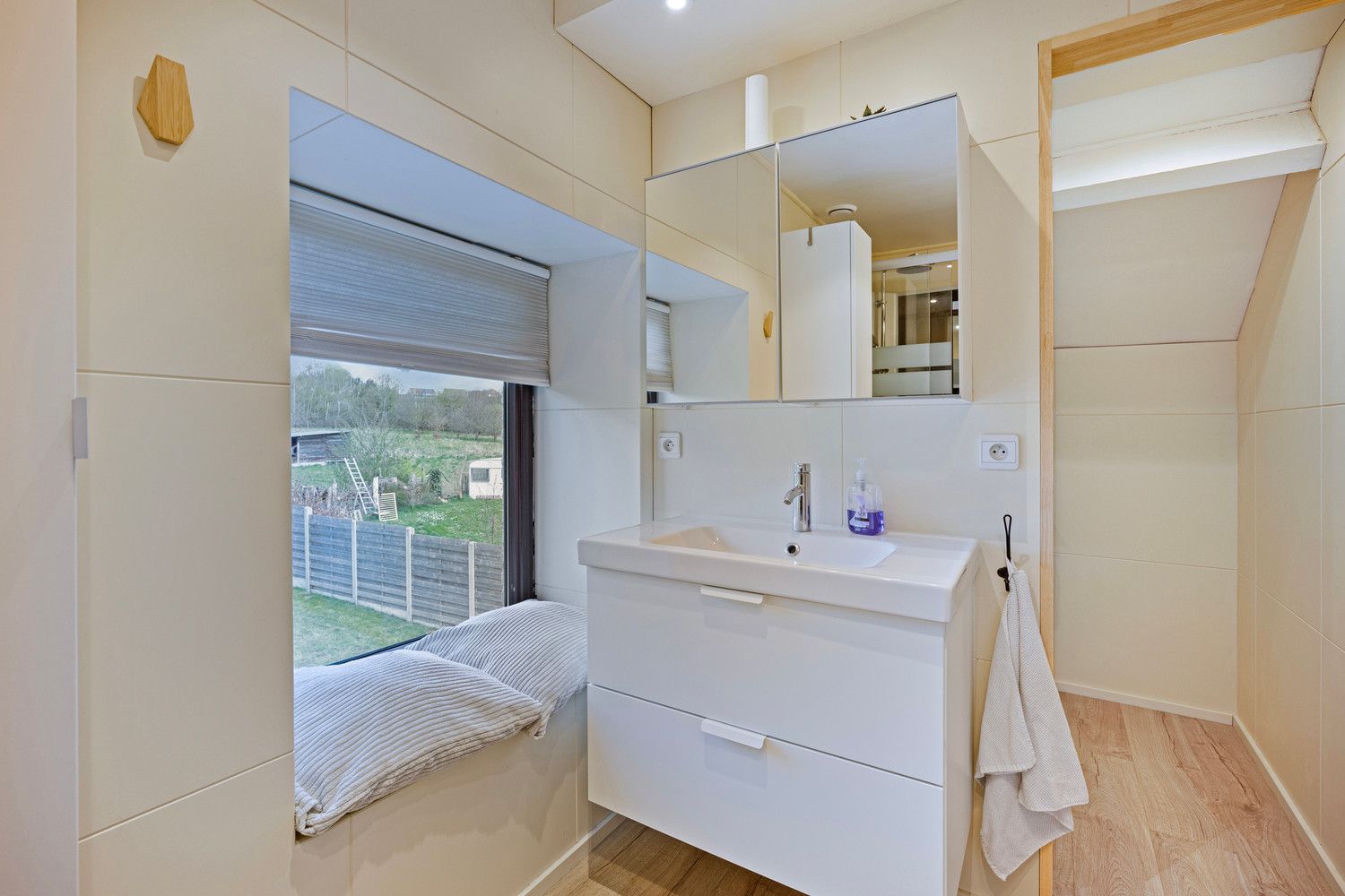 INSTAPKLARE EN VOLLEDIG GERENOVEERDE WONING TE DIEST! foto 20