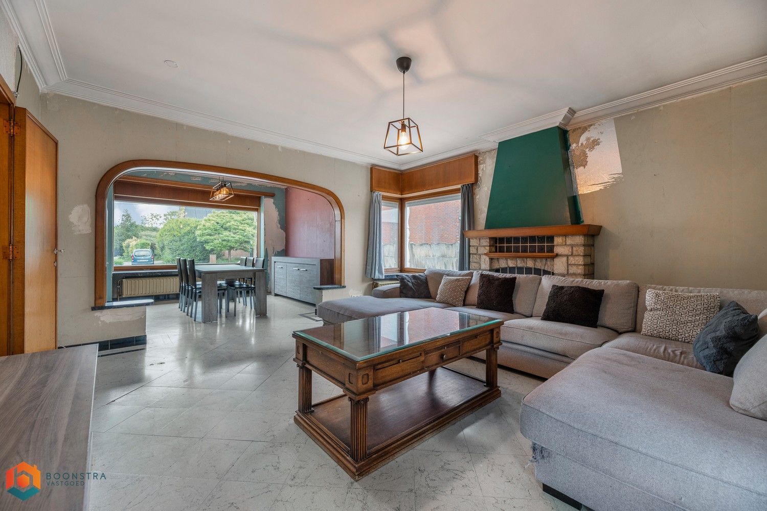 Woning met 3 slaapkamers en ruime garage foto 2