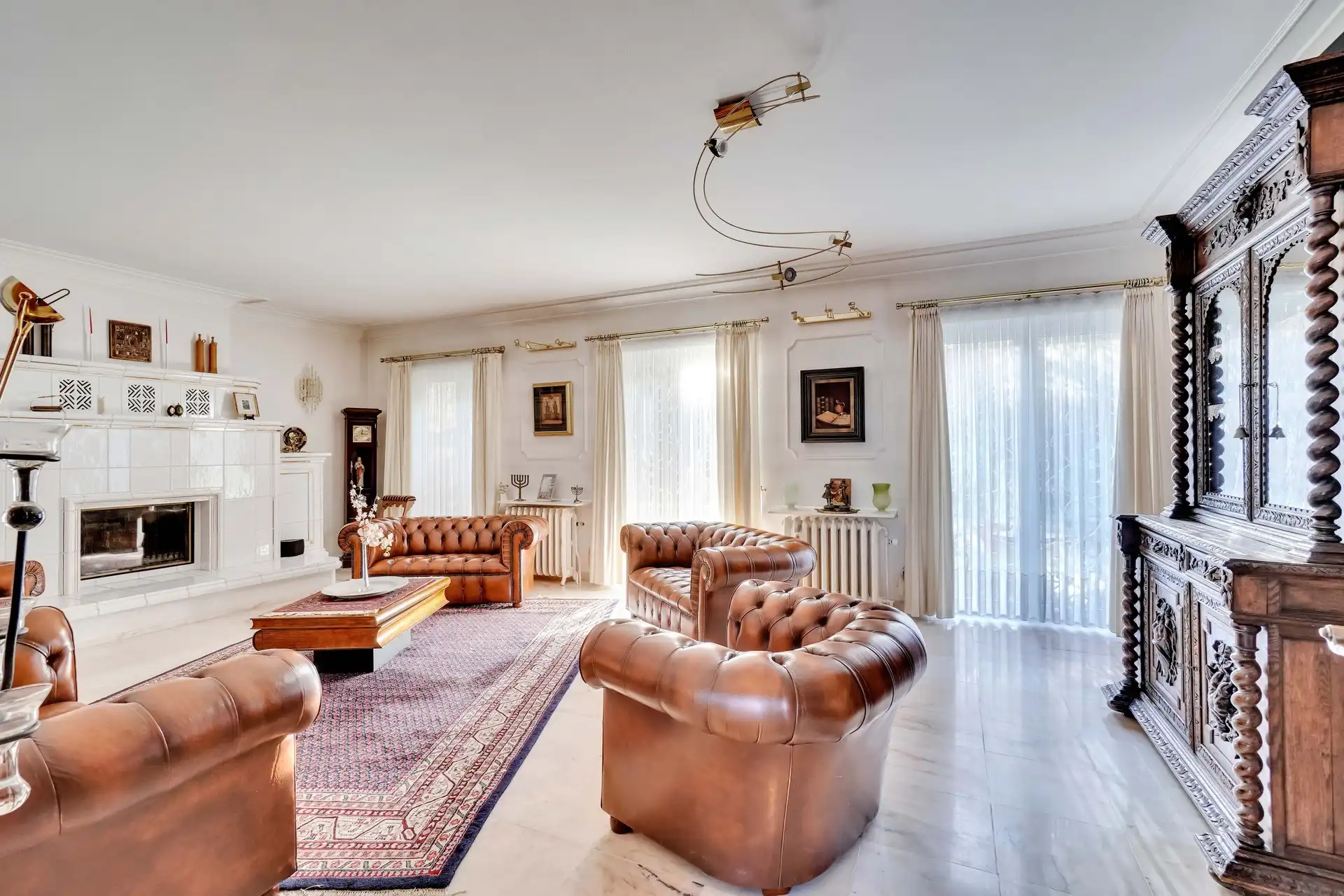 EXCLUSIEVE VILLA IN DOODLOPENDE STRAAT foto 16