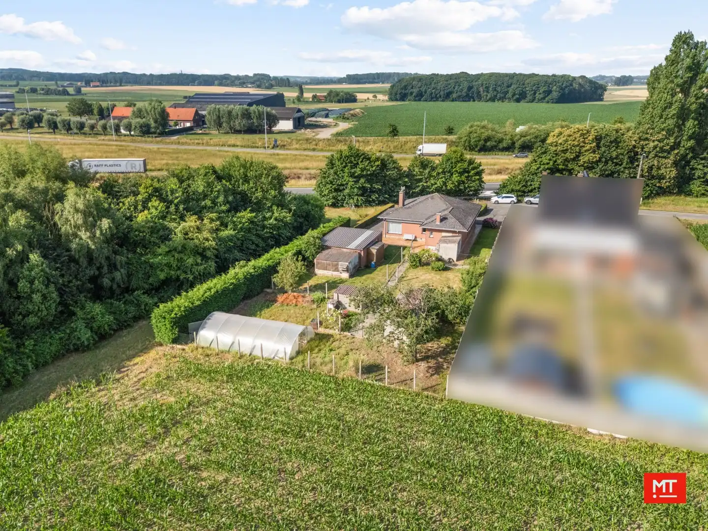 Alleenstaande woning met 3 slaapkamers, tuin en garage in het landelijke Zonnebeke foto 2