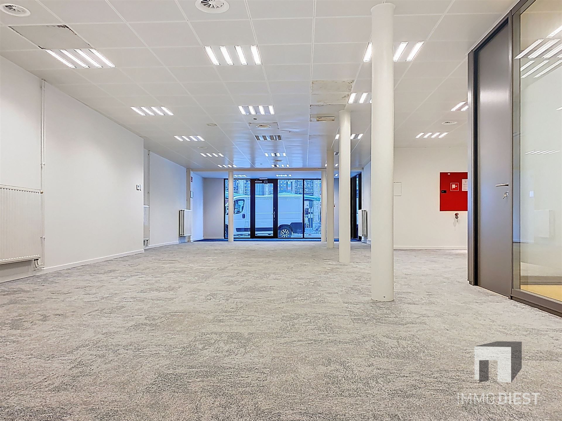 Ruim handelsgelijkvloers op Markt te Diest foto 13