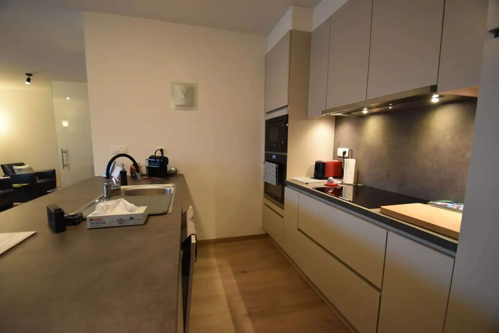 Centraal gelegen nieuwbouw appartement met staanplaats foto 6