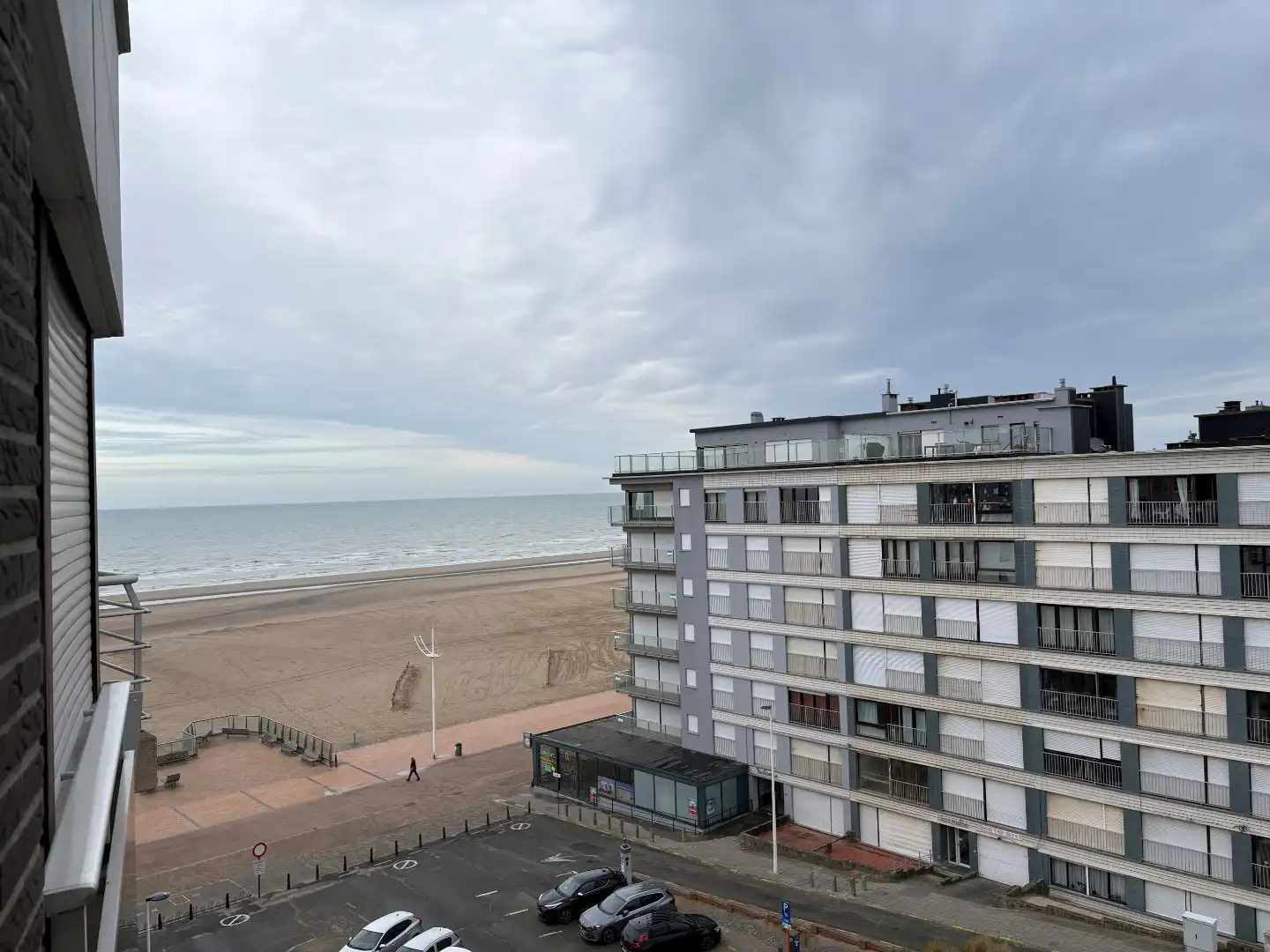 Instapklaar appartement met lateraal zeezicht – Zouavenplein foto 21