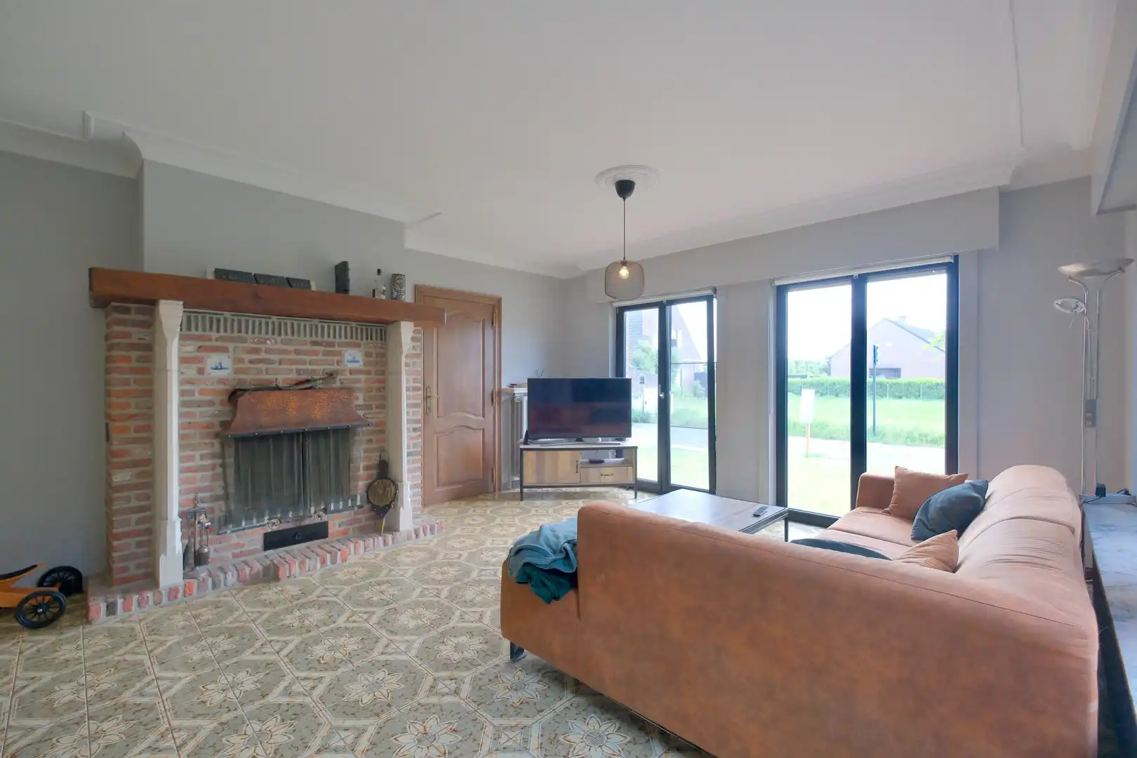 Rustig gelegen woning met 4 slpks en garage op perceel van 585 m²! foto 3