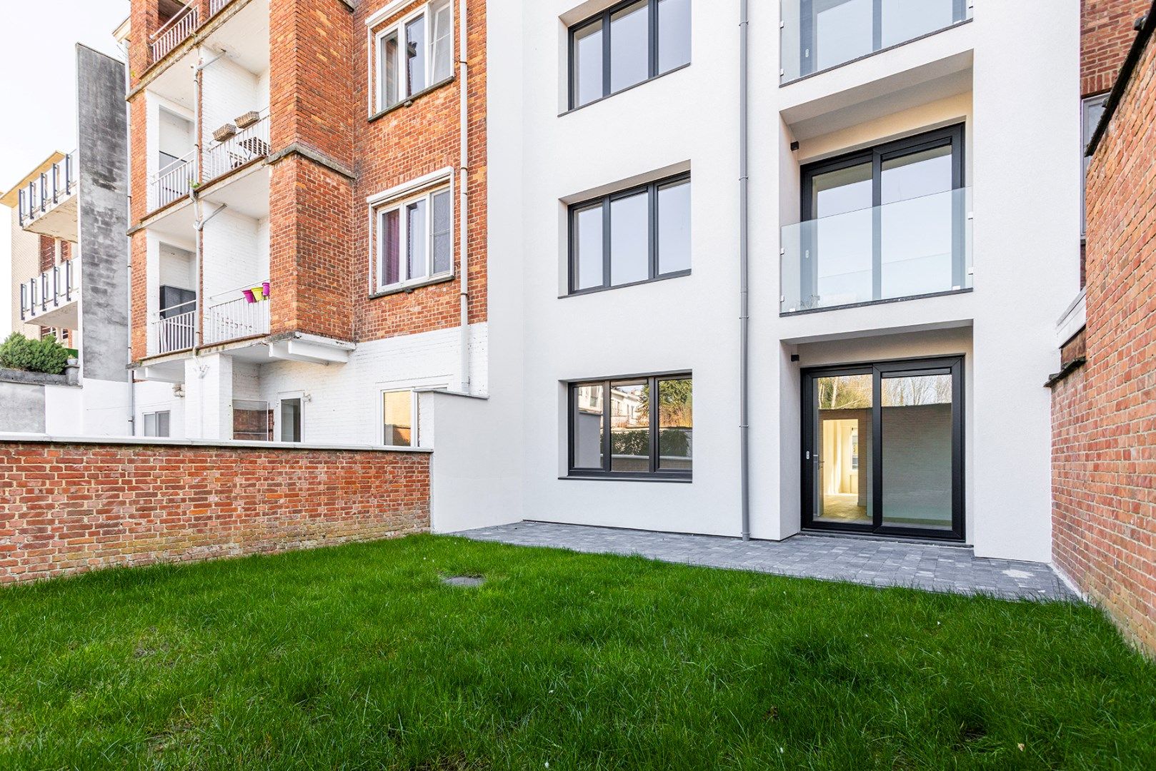 Luxe appartement te koop in Wilrijk met terras en moderne afwerking! foto 3