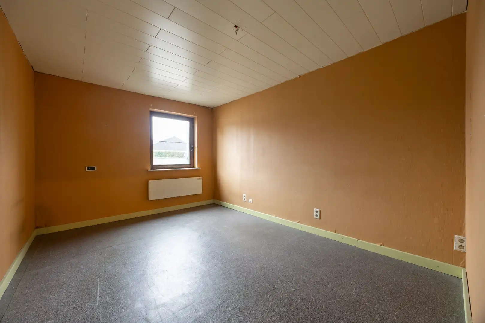 Ruim gelijkvloers appartement te koop! foto 7