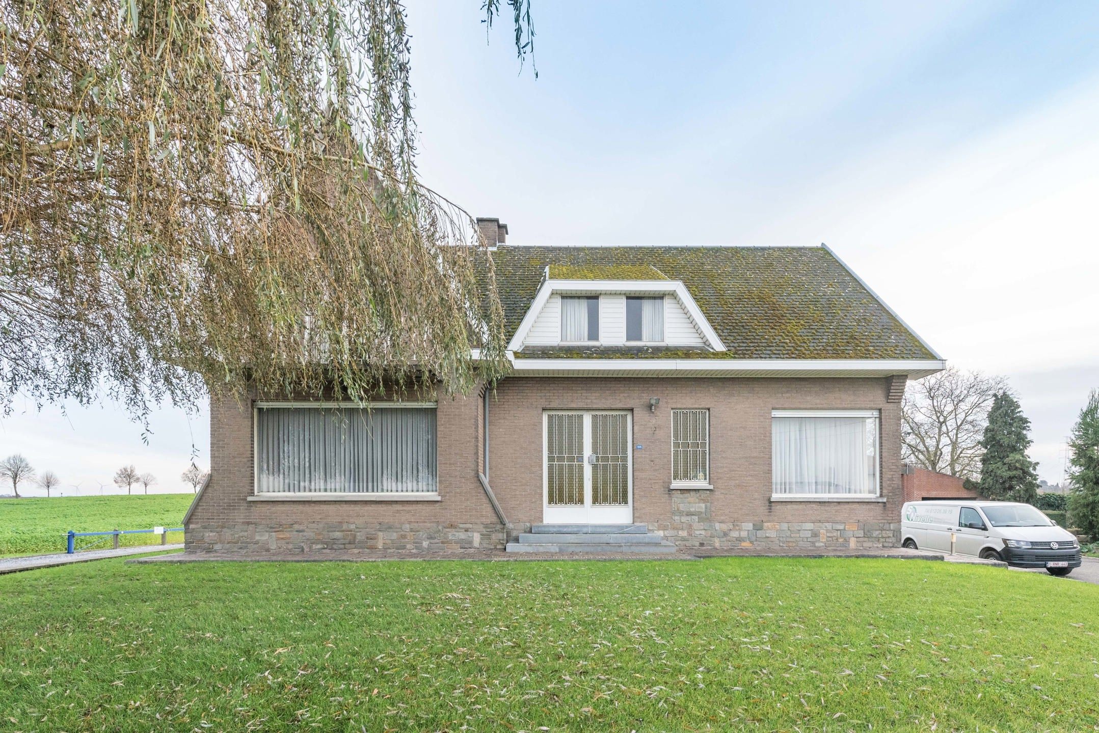 Handelszaak met woonst op toplocatie foto 3