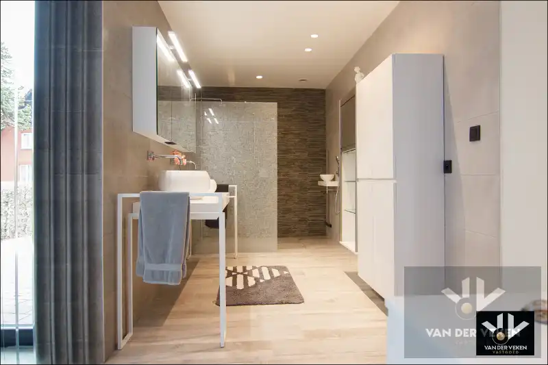 LUXUEUS AFGEWERKT GVL APP MET RIANTE TUIN EN TERRAS foto 18