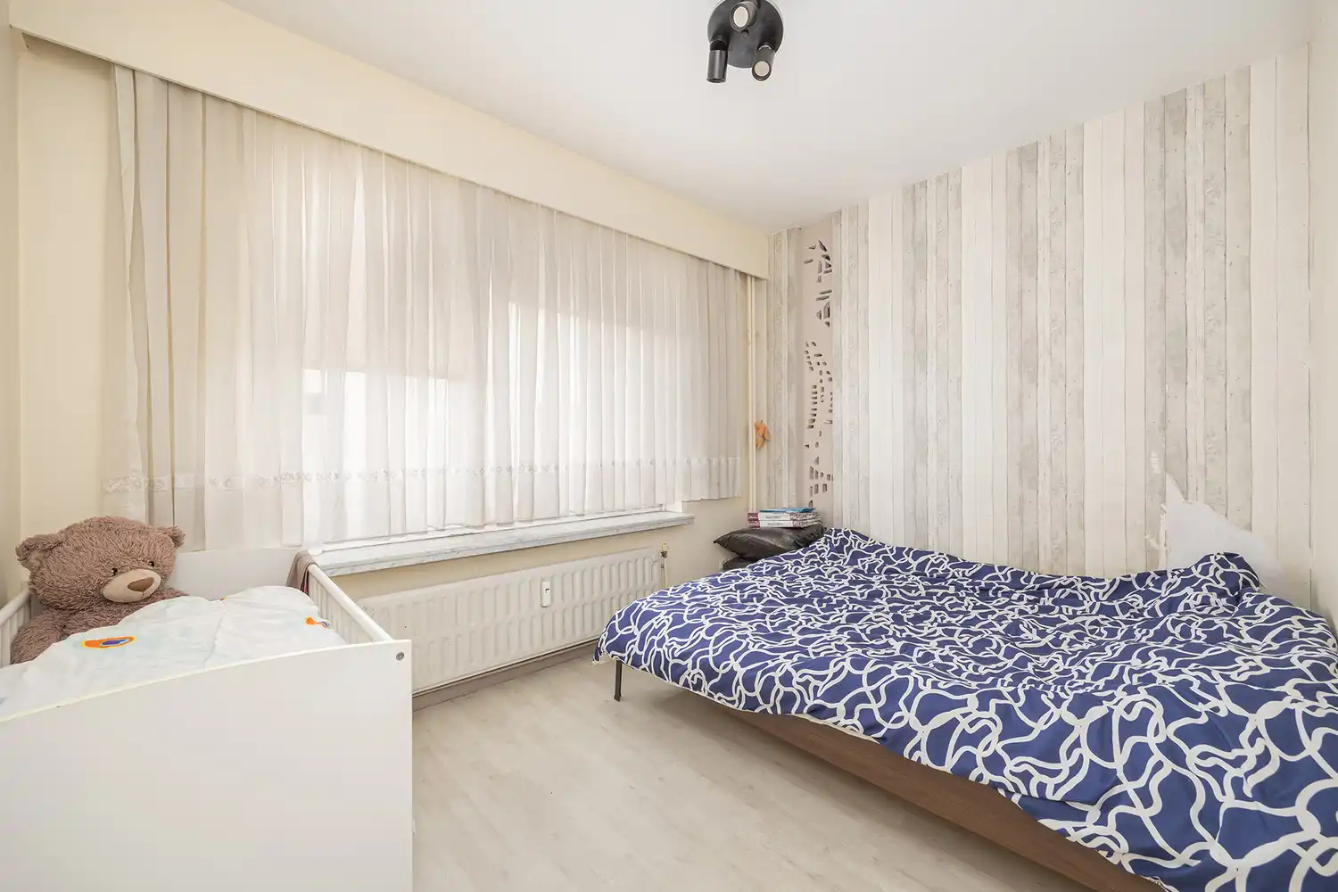 Ruim hoekappartement (3 SLK + terras) met enorm potentieel en groen zicht aan het Rivierenhof te Deurne-Zuid foto 15