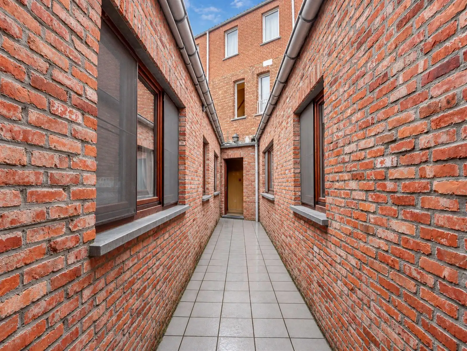 Appartementsgebouw foto 4