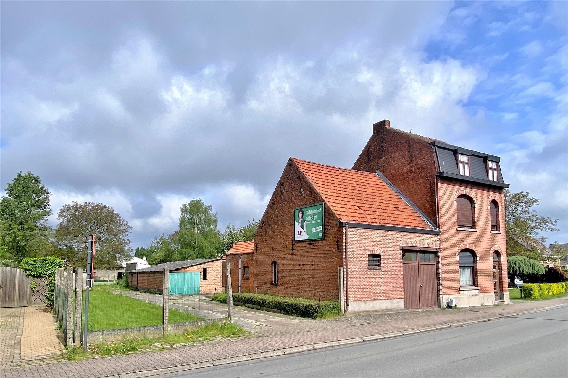 Woning met bijgebouwen op 21a5ca foto 1