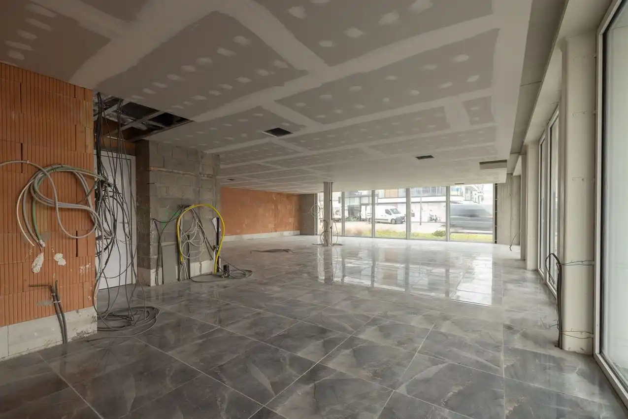 Commerciële ruimte op strategische hoekligging van 135m² foto 5