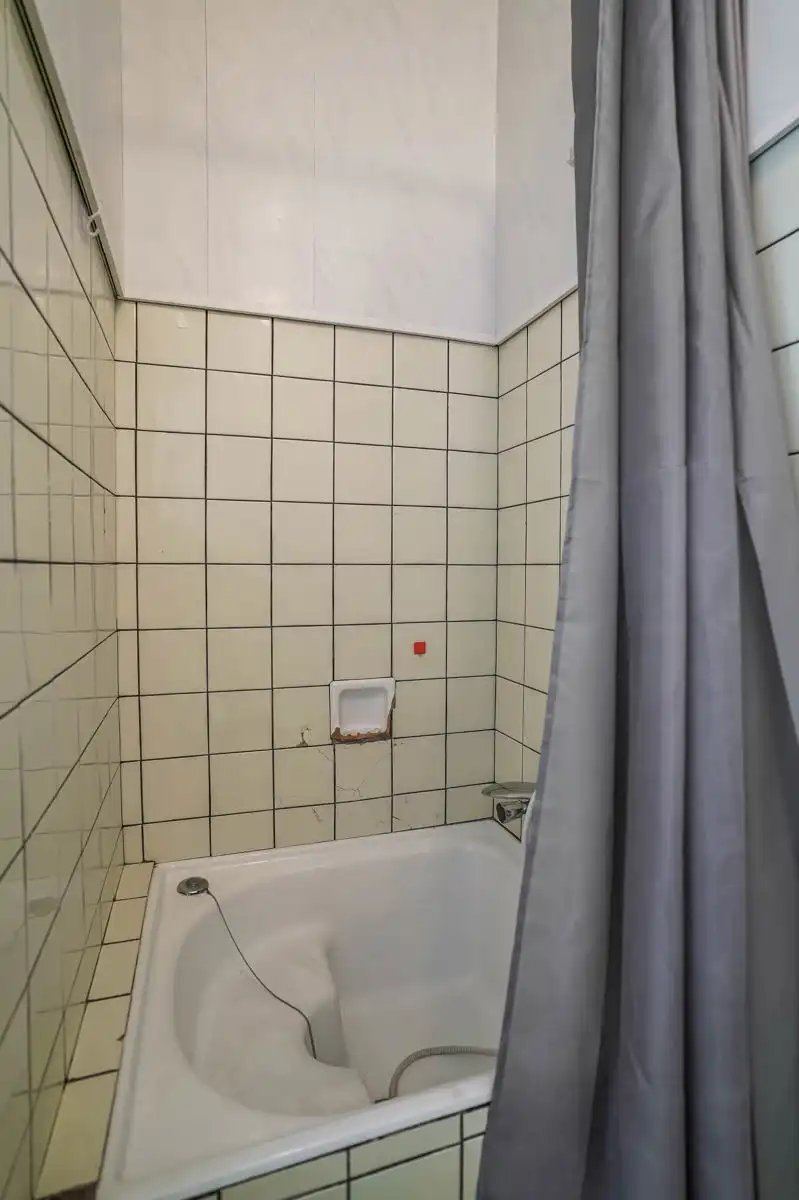 Gunstig gelegen en ruime te renoveren woning in Londerzeel foto 13