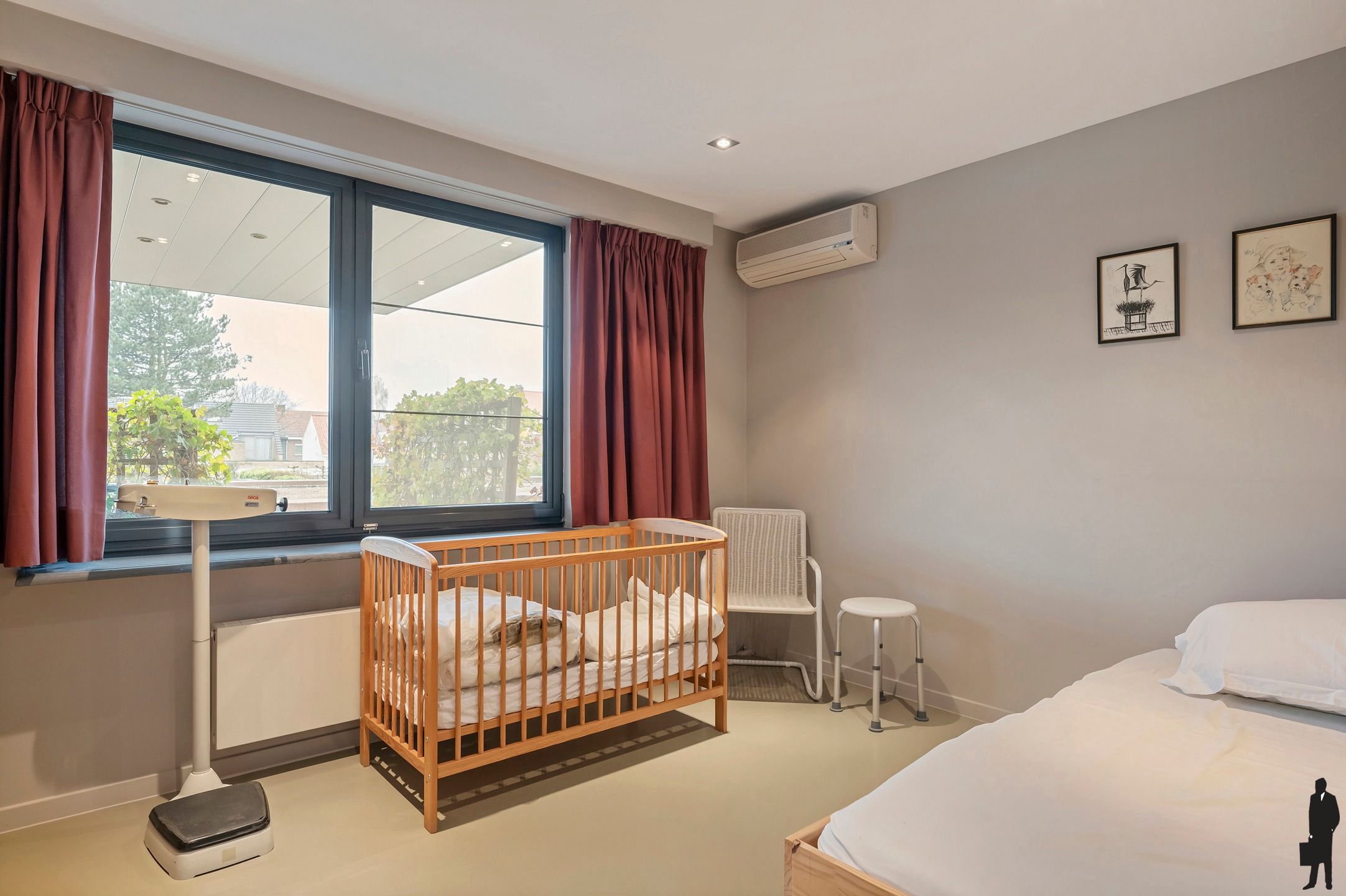 Centraal gelegen ruim dubbel appartement met 4 slaapkamers, 2 badkamers! foto 19