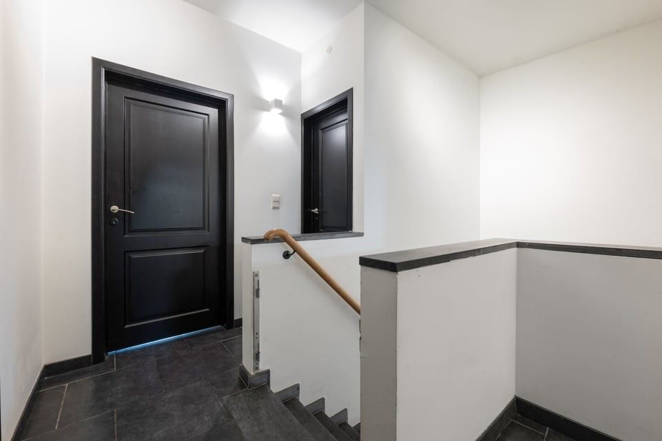 INSTAPKLAAR APPARTEMENT MET 2 SLKS, 2 AUTOSTAANPLAATSEN EN GEMEENSCHAPPELJKE TUIN OP TOPLOCATIE foto 8
