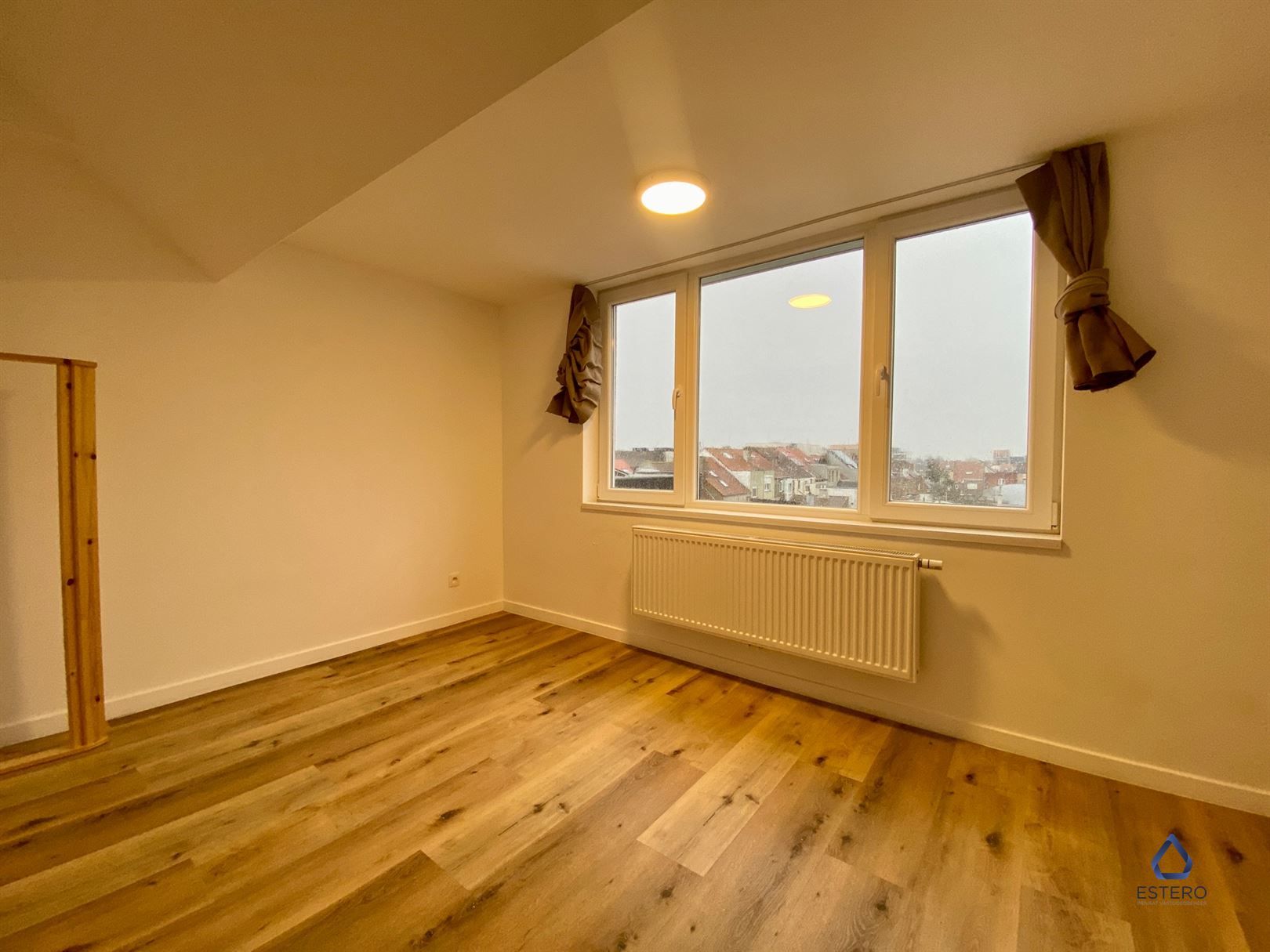 Gerenoveerd appartement op rustige ligging te Oostende foto 4