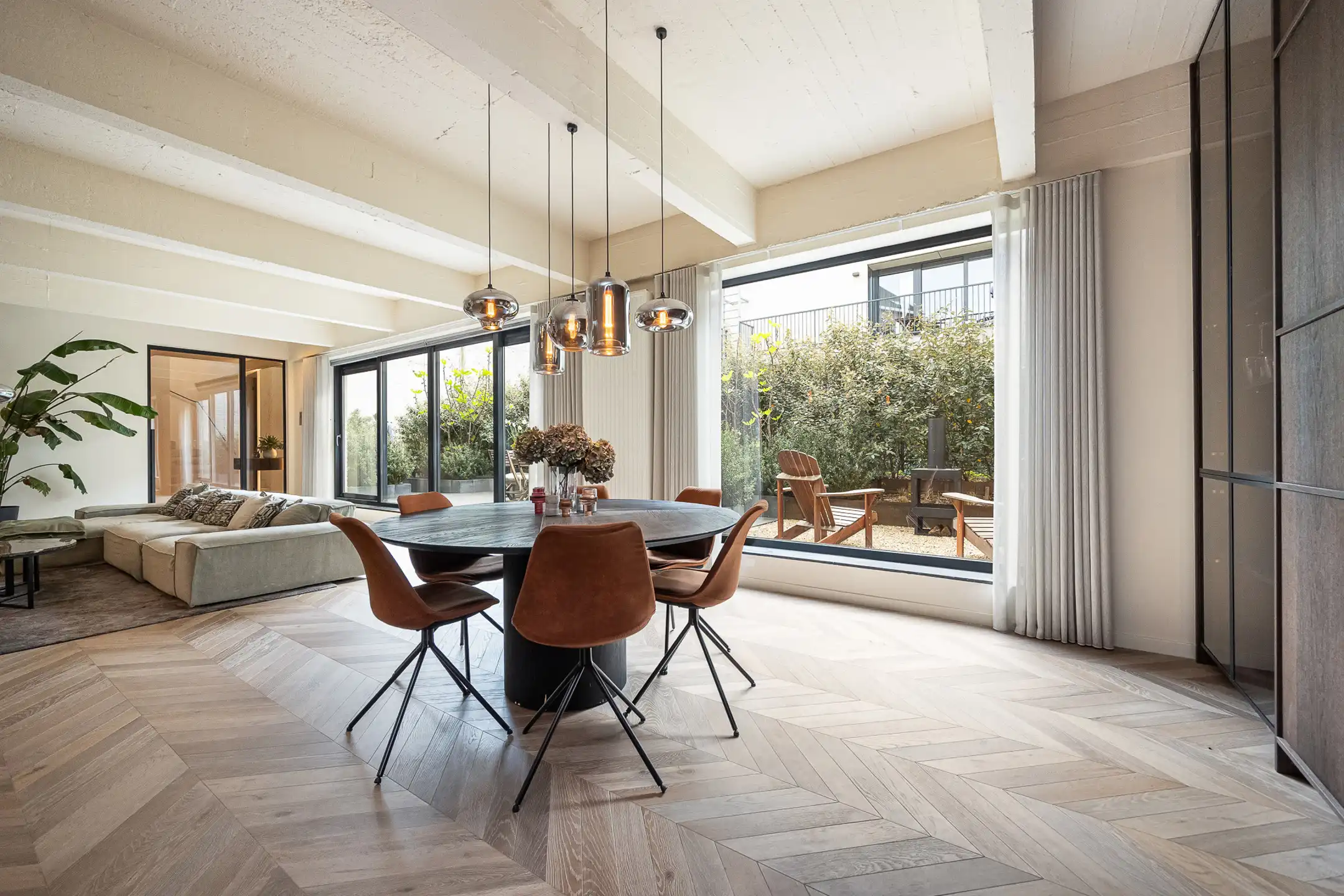 ANTWERPEN-ZUID - Achterhuis met terras en garage foto 2