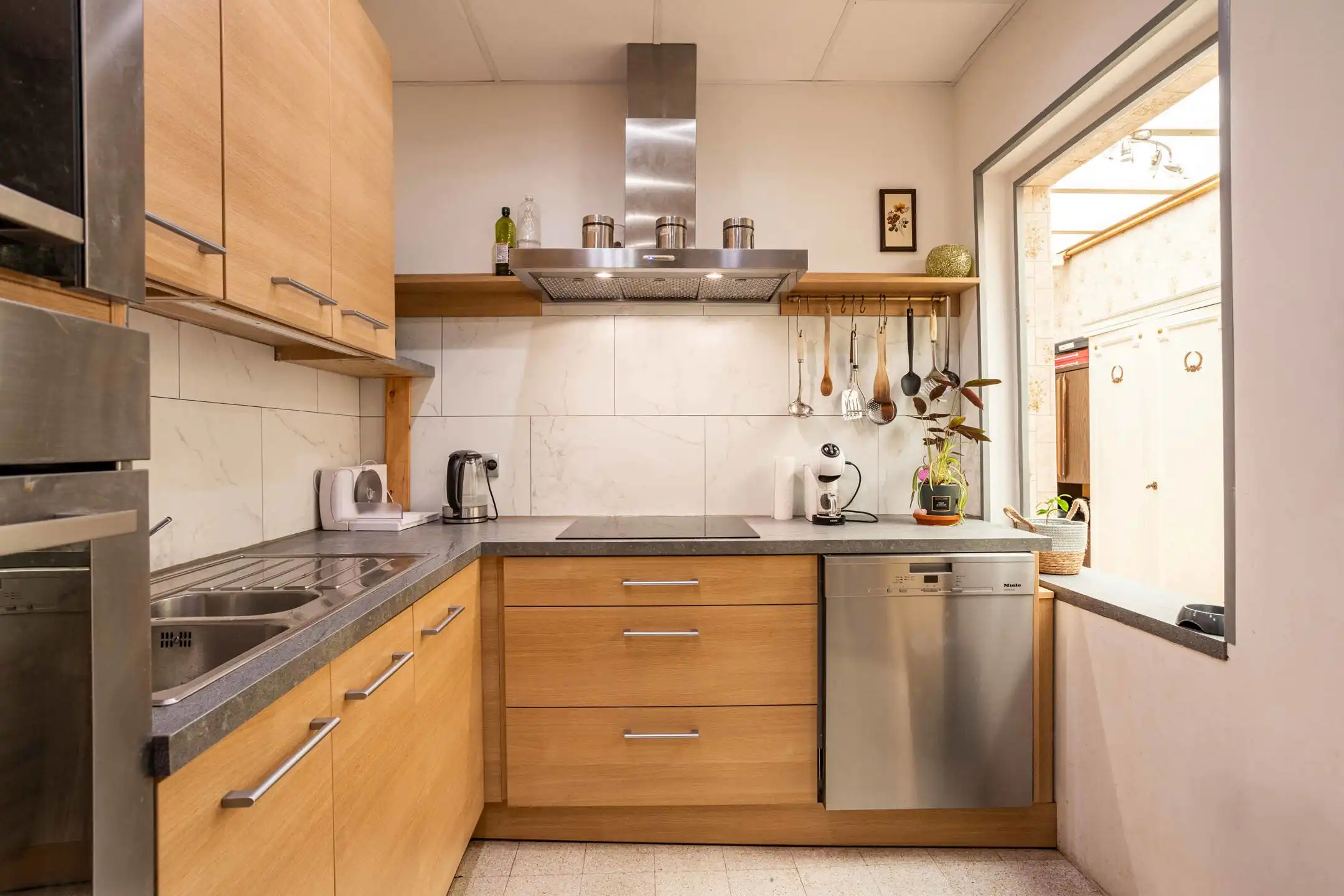 Karaktervolle woning met tuin & parkeermogelijkheid foto 9