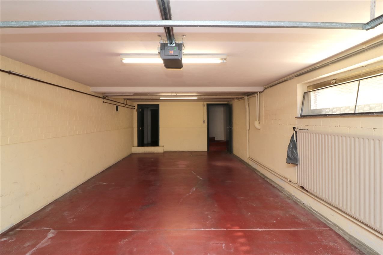 degelijk en verzorgd,  mooi overdekt terras, goede locatie foto 35