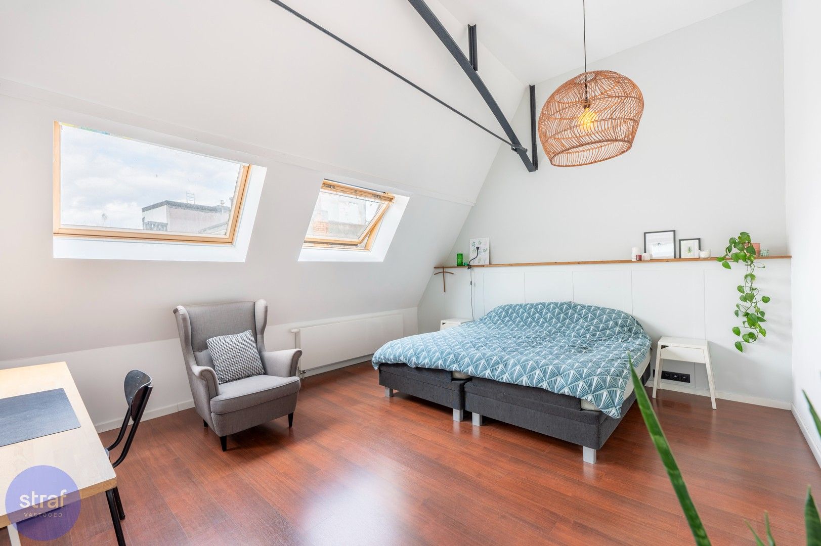 Twee terrassen, vier slaapkamers & tonnen karakter foto 9